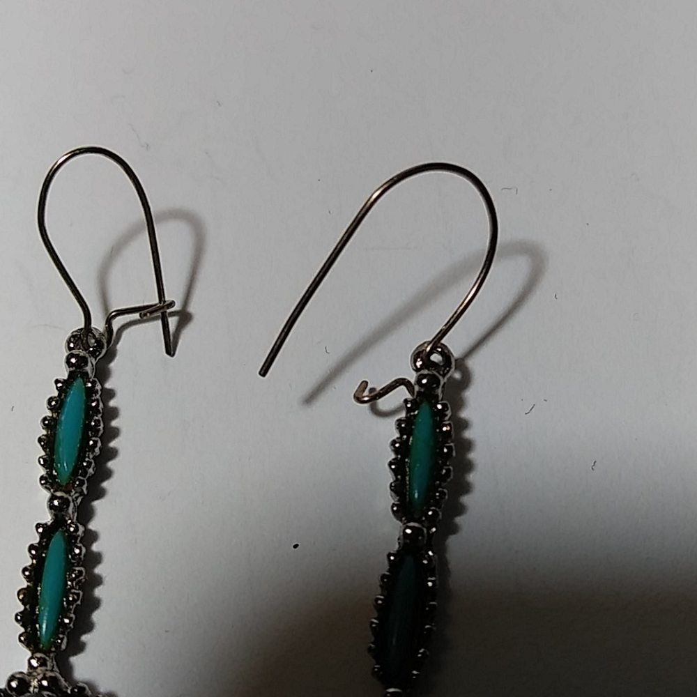 Faux Turquoise earrings - Picture 2 of 2